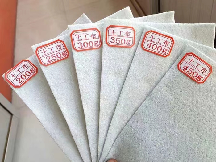 短丝土工布的特点和用途